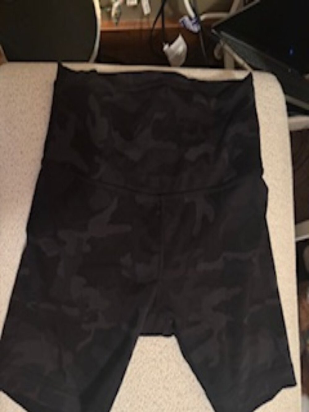 Lululemon camo biker shorts 6"
